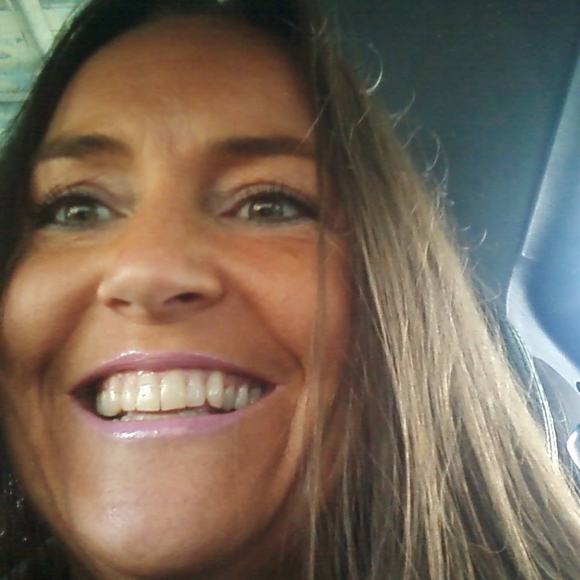 Meet your Posher, Rebecca - Picture 1 of 5